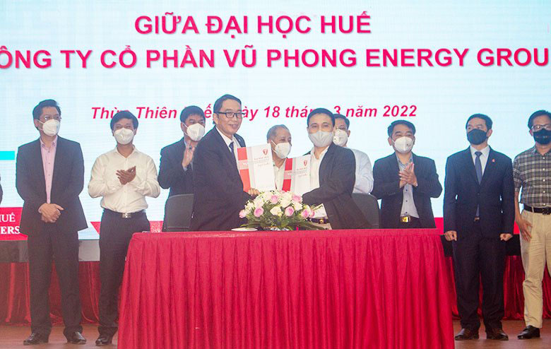 vu-phong-energy-group-ky-ket-hop-tac-voi-dai-hoc-hue